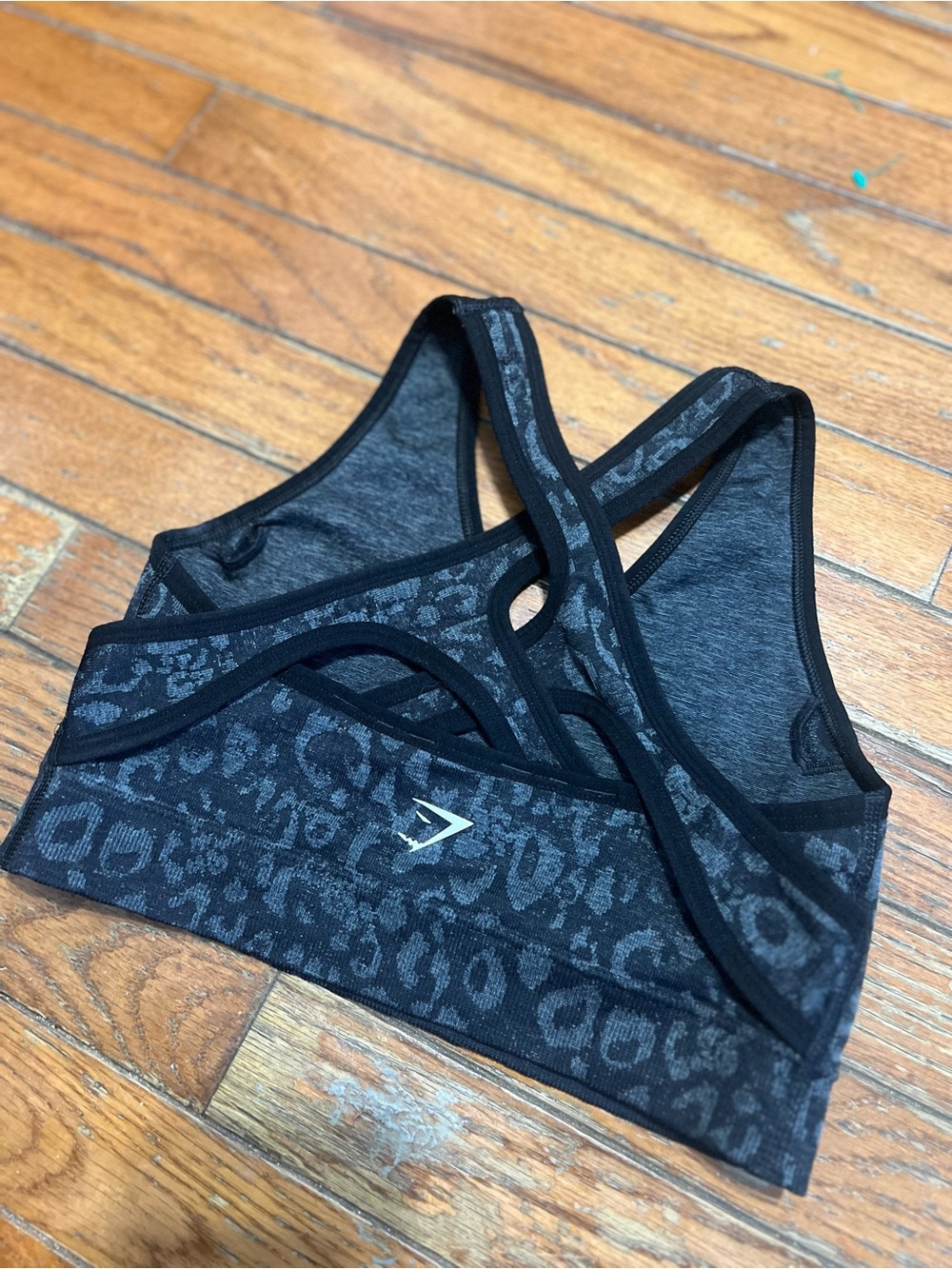 Gymshark Black Charcoal Leopard Seamless Sports Bra - Picture 5 of 6